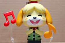 デスクトップの横で秘書してもらいたい！村長気分で「ねんどろいど しずえさん」を開封してみた 画像