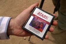 都市伝説は本当だった、ニューメキシコ州「Atariの墓」から最悪のクソゲー『E.T.』が発掘される 画像