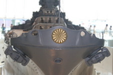 「陸奥」の主砲塔や、「雪風」の操舵輪、「大和」を建造したドッグなど旧海軍の歴史をたどるツアーレポ 画像