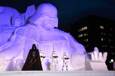 「雪のスター・ウォーズ」の雪像がさっぽろ雪まつりに登場・・・高さ15m、幅22.6m、奥行き20mの巨大サイズ！ 画像