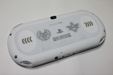 『ゴッドイーター2 RB』ソニーストア限定のPS4＆PS Vita刻印モデルを開封してみた 画像