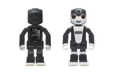 シャープ、二足歩行ロボット型携帯「ロボホン」発表…プロジェクターも装備 画像