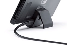 ニンテンドースイッチ用充電スタンドが発売開始―プレイ中にバッテリー切れの心配なし！ 画像