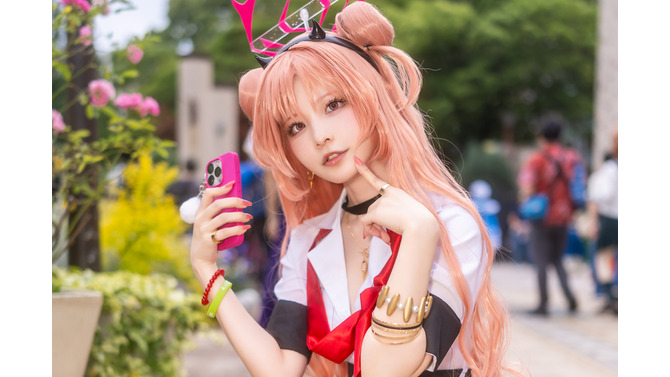 キララ『ブルーアーカイブ』／やもはちこ（X：@yamo8cos）