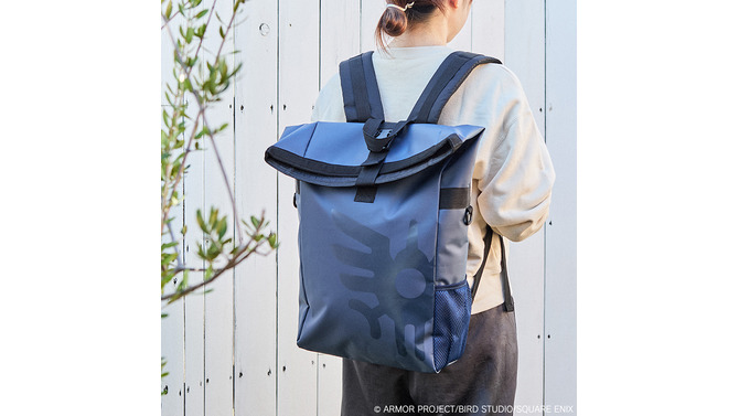 『ドラクエ』どこかにちいさなメダルが隠されている！？「ロトの紋章」をデザインした遊び心満載のリュックが発売