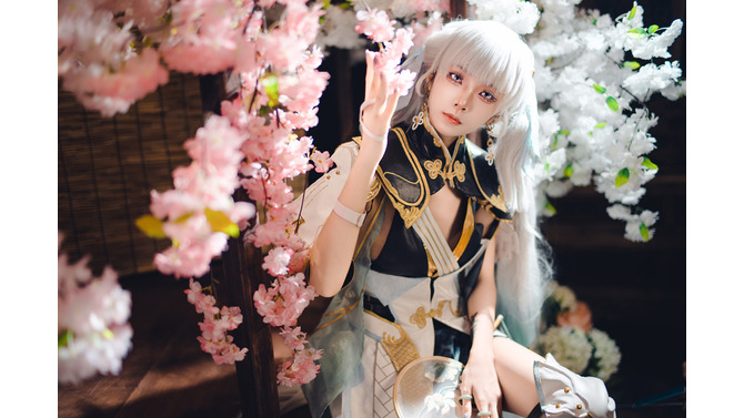 今汐『鳴潮』／四巫日モミ（Instagram：momihi__444）