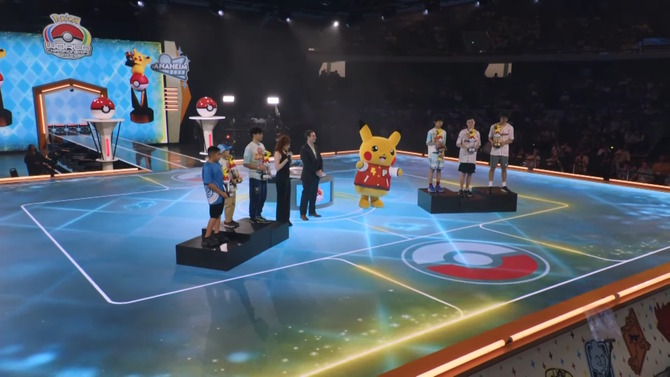 『ポケカ』世界大会、未来感あふれる“床”の演出に反響！「遊戯王のソリッドビジョンみたい」「全TCGプレイヤーの夢じゃん」