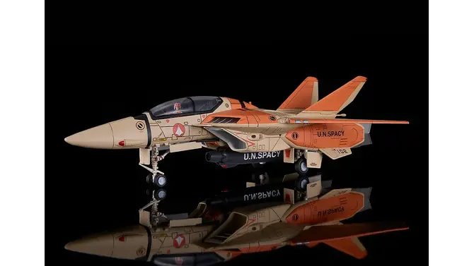 「超時空要塞マクロス」第1話にて主人公・一条輝が乗り込んだ複座型のバルキリー「VF-1D」がプラモ化！コックピットにリン・ミンメイを乗せることも可能