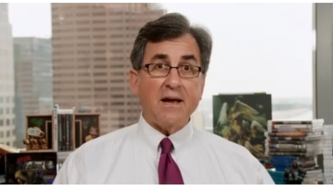 「Pach-Attack!」でコメントするパクター氏