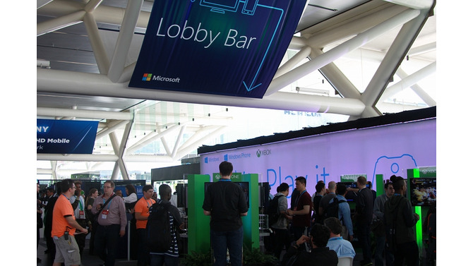 【GDC 2014】無料ドリンク提供中、Xbox Oneタイトルも遊べる「Microsoft Lobby Bar」で一休み?