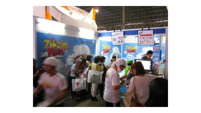 【TGS 2014】ここだけ客層が違う・・・チャン・グンソク全面協力のスマホ向けランニングアクションゲーム『ZIKZINRUN』