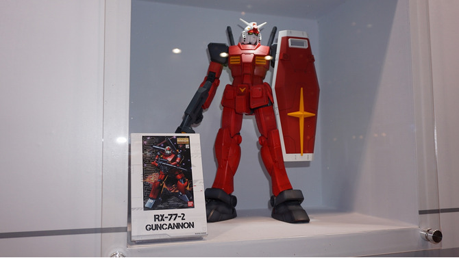 【G-STAR 2014】ガンダムをグフやユニコーン風にアレンジ！「RX-78-2」が36体立ち並ぶガンプラコーナーが熱い