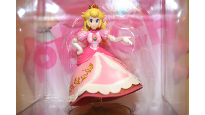 製造エラーの「amiibo」、サムスに続き足の無いピーチ姫がebay出品中