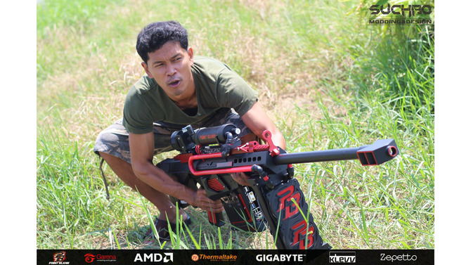 まるで本物！？対物ライフルを模したカスタムワンオフPCが公開