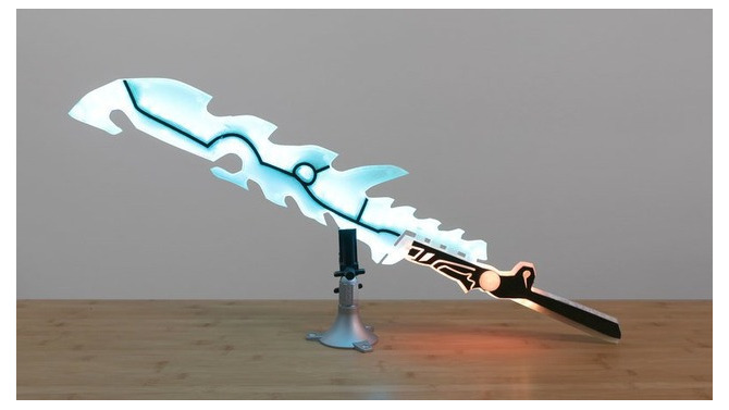 『ゼルダの伝説 BotW』実物大ガーディアンナイフをDIY！LEDがカッコイイ