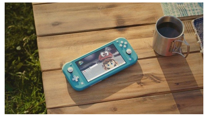 「ニンテンドースイッチライト」を買った方は挙手！─ユーザーは新モデルを購入したのか？ あなたのご意見を大募集【アンケート】