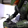 『Halo』マスターチーフ自らヘルメット性能試験!?自作再現銃器で防弾仕様の自作ヘルメットの性能調べる、ファンの熱量ありすぎ映像