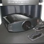 11月20日発売予定のビデオプロジェクタ「VPL-VW90ES」。1系統の光学エンジンによるフルハイビジョン3D映像投射は業界初 11月20日発売予定のビデオプロジェクタ「VPL-VW90ES」。1系統の光学エンジンによるフルハイビジョン3D映像投射は業界初