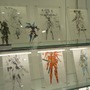 『MGS』のアートディレクター新川洋司による展示会が開催中、初日から多くのファンが駆けつける