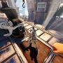 初代『BioShock』でお馴染みだったレンチに変わり、今作で近接攻撃に使用するのは移動手段でもあるスカイフック（画像では左手に装備）