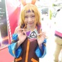 【レポート】「コミケ89」企業ブースのコスプレイヤー写真を一挙130枚！胸元の空いたコスプレイヤーも