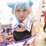 【レポート】「コミケ89」企業ブースのコスプレイヤー写真を一挙130枚！胸元の空いたコスプレイヤーも