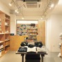 8bitアパレルショップの旗艦店が東京・蔵前に、「パックマンTシャツ」やドット絵風ブローチなどが登場