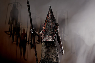 『サイレントヒル2』立ち塞がる「赤い三角頭」が立体化―痛々しい生傷や錆びた金属まで完全再現 画像