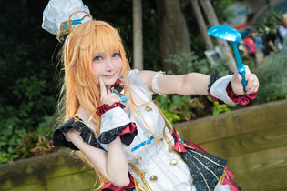 【コスプレ】『原神』熱き情熱を持った氷の料理人「エスコフィエ」登場！可憐な笑顔を振る舞うスレンダーな美脚の人気レイヤー【写真9枚】 画像