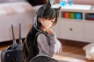 スカートから覗く黒ストッキングに包まれた太もも…！『アズレン』より「愛宕」が制服衣装「学園トロイメライ」でフィギュア化 画像