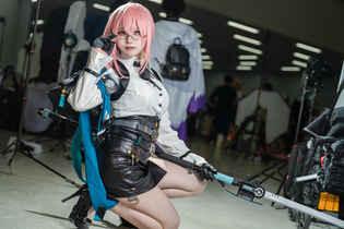 【コスプレ】タイトスカートから美脚をのぞかせ、颯爽と薙刀を構える姿に見惚れてしまう！『ゼンゼロ』月城柳の美女レイヤー【写真8枚】 画像