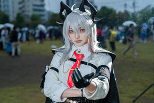 【コスプレ】大きな瞳とタイトなパンツが似合う『鳴潮』ザンニーがかっこいい！シルエットが映えるポージングにも注目【写真8枚】 画像