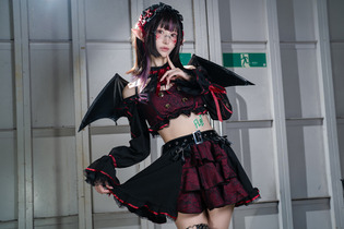 【コスプレ】スレンダーサキュバスの細いウエストとミニスカ×絶対領域にドキッ！メガネ越しに誘惑してくる美女レイヤー【写真9枚】 画像