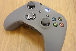 【Xbox One発売】周辺機器レポート！本体保護フィルムから「Kinect」スタンドまで（読プレあり） 画像