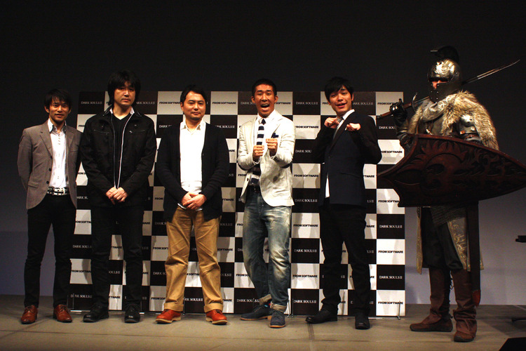 写真左から小倉氏、桜庭氏、谷村氏、麒麟・田村氏、麒麟・川島氏、鎧の騎士