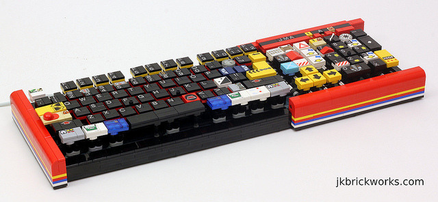 オモチャじゃない 機能するレゴブロックキーボードがカワカッコイイ インサイド