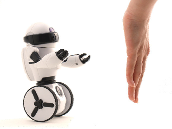 お値段円 様々なセンサーを搭載した次世代ロボット Omnibot が高性能 インサイド
