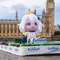 『原神』ロンドン・テムズ川に「ジャイアントパイモン」出現！漂流航海でファンを盛り上げる 画像