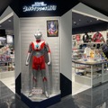 ウルトラセブンの「アイスラッガー」が特大クッション化！抱きついても切り裂かれない安心設計