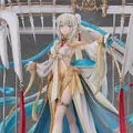 気品ある水着姿が美しい！『FGO』より「水妃モルガン」フィギュアが、豪華な円形装飾など見どころ満載
