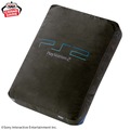 発売25周年を迎えた“PS2”がもふもふのぬいぐるみに！約42センチのビッグサイズで存在感抜群