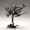 『斑鳩』の2P機「飛鉄塊 銀鶏[黒]」が1/144スケールキットに