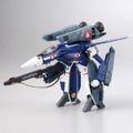 「超時空要塞マクロス」より、1/72スケールVF-1J スーパーバルキリー2機がプレミアムバンダイに登場