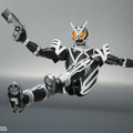 「仮面ライダー555」ファイズ、カイザ、そして「デルタ」がS.H.Figuartsで集結