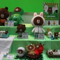 【JAEPO 2013】LINE、パズドラ、ダンガンロンパなど注目アイテムが揃ったフリューブース