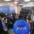 【PS4発売特集】ビックカメラ有楽町店では厳しい寒さの中40名前後の列、河野プレジデントも視察