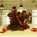 イケメン甘党男子たちによる“壁ドンチョコ”が「東京チョコレートショー2014」で実施