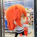 【レポート】『FGO』“特異店L”が爆誕！秋葉原に女主人公とポンタがやってきた