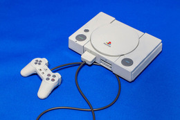 バンダイ2/5「プレイステーション(SCPH-1000)」プラモレビュー……基板まで再現したゲームハードのプラモデルの魅力とは?【ゲーム系プラモって実際どう?】