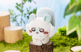 「ちいかわ」切ない顔で誘う“モモンガ”と、遊園地ではしゃぐ“ハチワレ”！新作ぬいぐるみが手のひらに収まる愛らしさ